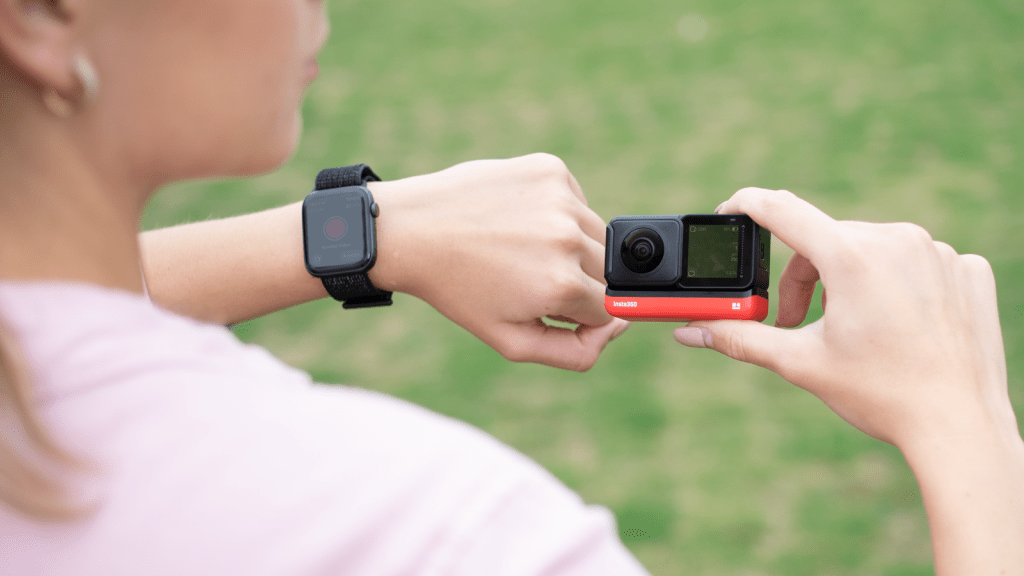 Insta360 ONE R compatible with Apple Watch for control