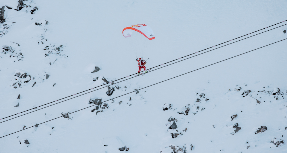 Valentin Delluc Speedriding on ski lift