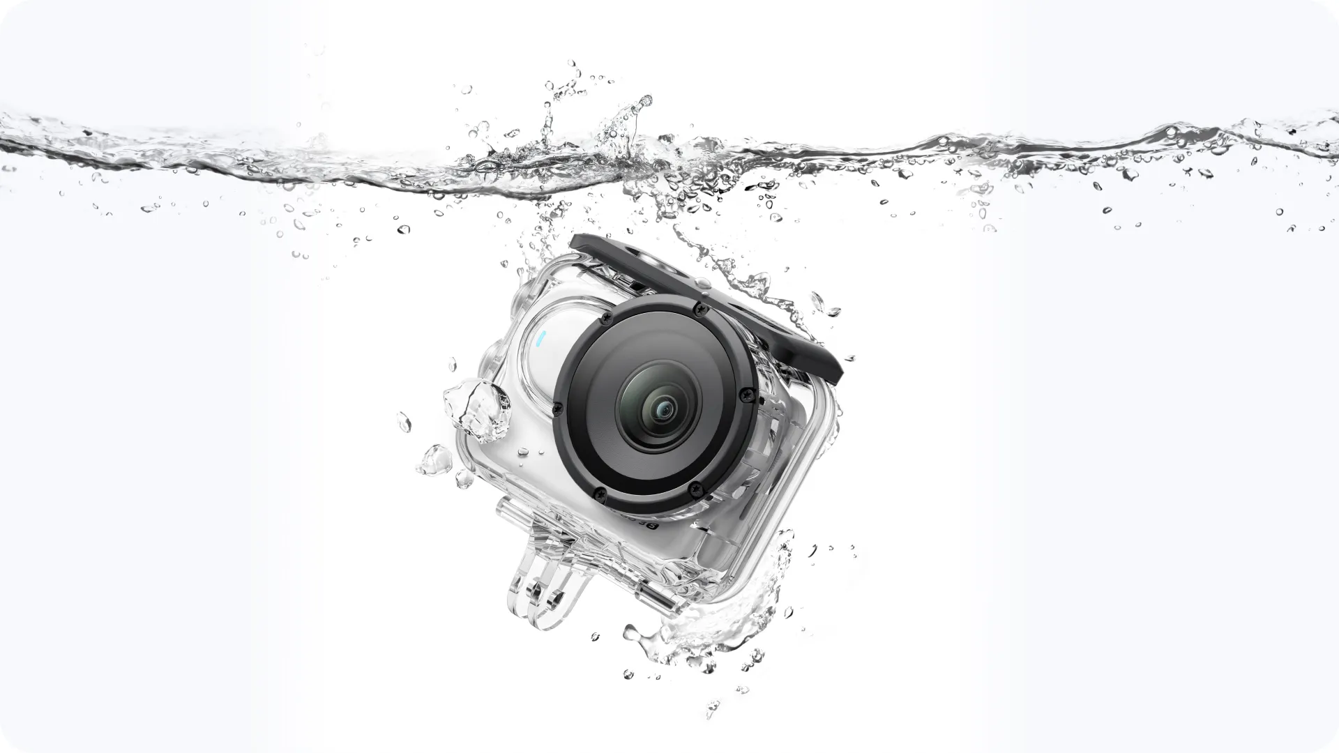 Insta360 GO 3S in the Dive Case underwater