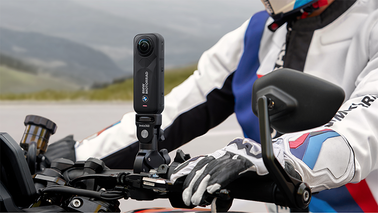 Insta360 X5 BMW Motorrad Edition mounted on motorcycle handlebars