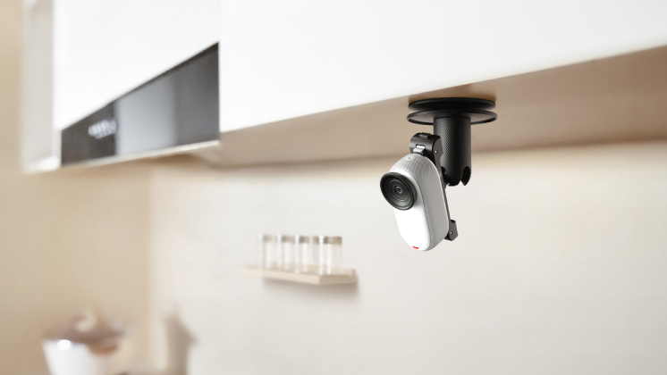 Insta360 GO 3S - mounted in kitchen