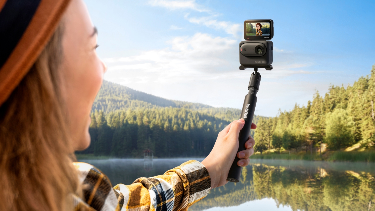 Tiny vlogging camera Insta360 GO 3 Black Edition with Action Pod