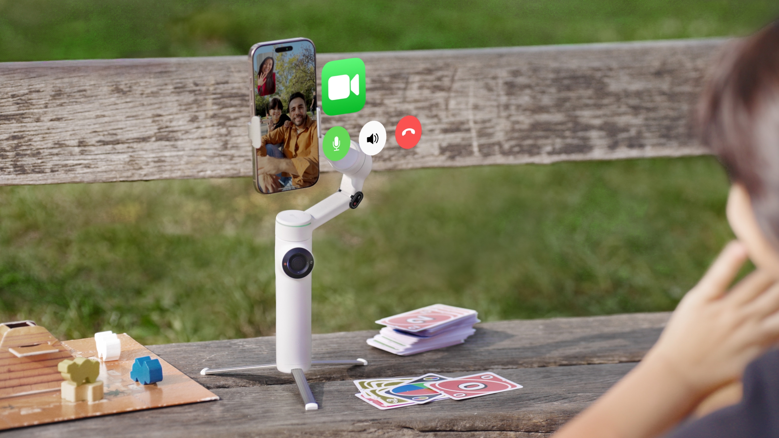 Insta360 Flow 2 Pro für einen FaceTime-Anruf.