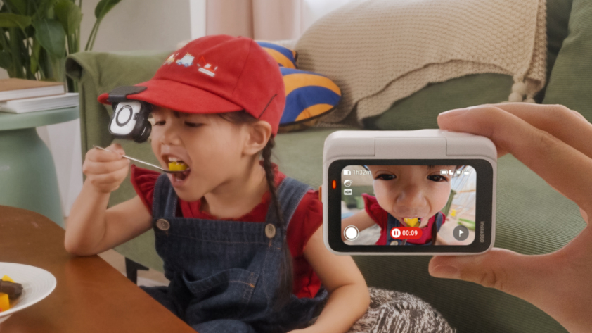 Kamera noszona na ubraniu i podgląd w podzie – przykład twórczego POV