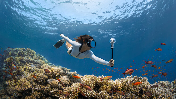 Diving with Insta360 X4 Air.