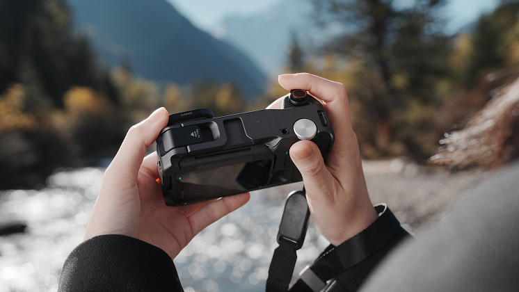 adjusting the angles of ace pro2 during shooting