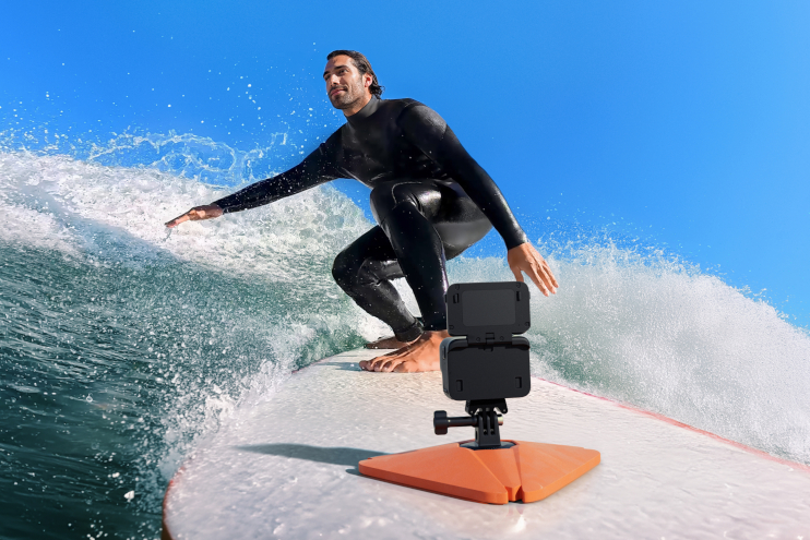 Surfing with Insta360 Ace Pro 2 and the Floating Surfboard Mount.