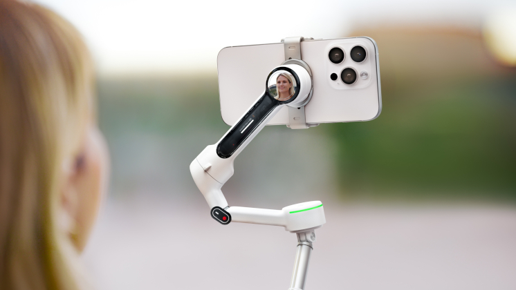 Insta360 Flow 2 Pro connected to an iPhone with one-tap pairing.